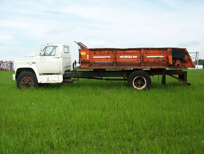 manurer spreader truck