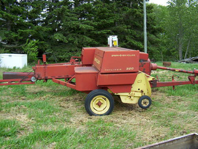 New Holland Sqare Baler